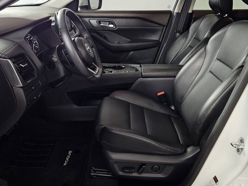 Used 2022 Nissan Rogue SV w/ SV Premium Package image 21