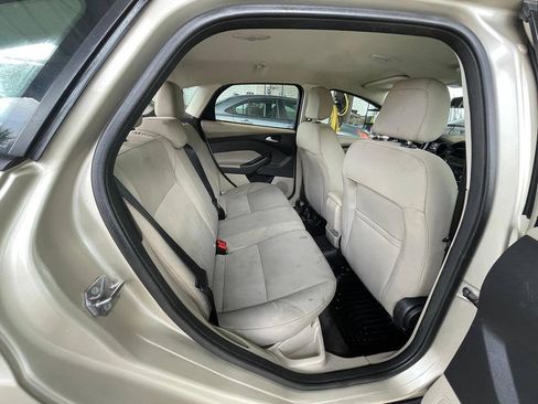 Used 2018 Ford Focus SE FWD image 9