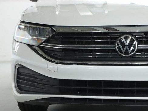 Used 2023 Volkswagen Jetta SE w/ Panoramic Sunroof Package FWD image 6