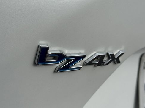 Used 2024 Toyota bZ4X FWD image 15