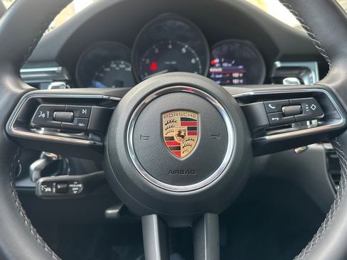 Certified 2022 Porsche Macan AWD/4WD image 24