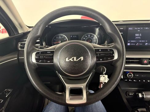 Used 2022 Kia K5 LX FWD image 18