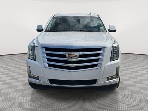 Used 2019 Cadillac Escalade Premium Luxury RWD image 2