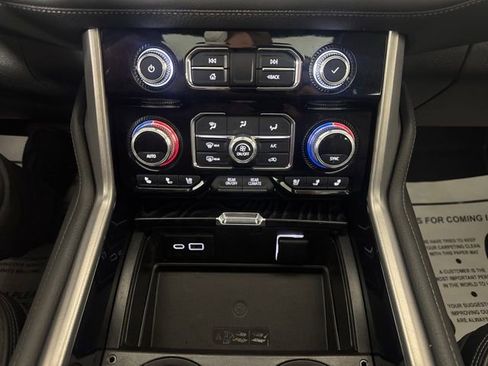 Used 2022 GMC Yukon Denali AWD/4WD image 17