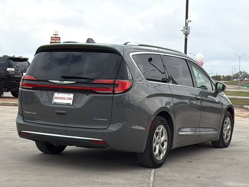 Certified 2021 Chrysler Pacifica Limited w/ Uconnect Theater Family Group image 5