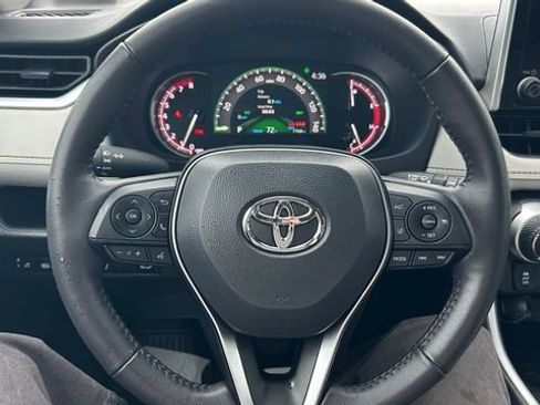 Used 2025 Toyota RAV4 XLE AWD/4WD image 21