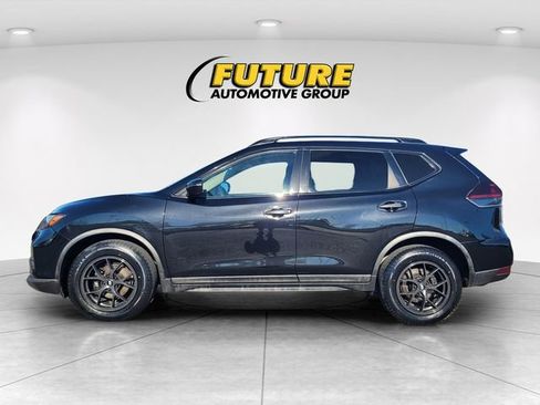 Used 2018 Nissan Rogue SV image 6