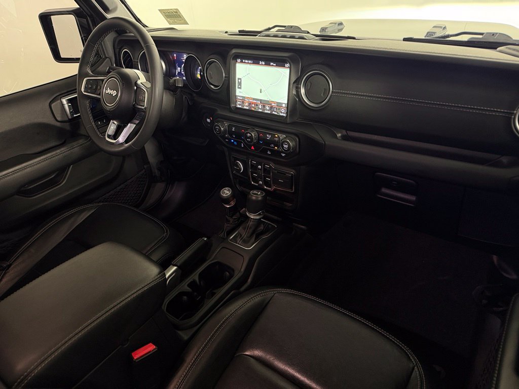 Used 2023 Jeep Wrangler Unlimited Sahara AWD/4WD image 15