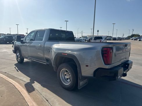 Used 2025 GMC Sierra 3500 Denali w/ Denali Reserve Package AWD/4WD image 6