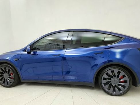 Used 2024 Tesla Model Y Performance image 4