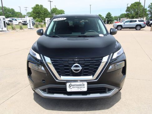 Used 2023 Nissan Rogue S AWD/4WD image 2