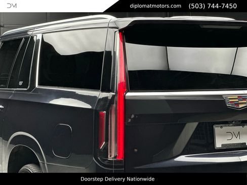 Used 2022 Cadillac Escalade ESV Premium Luxury w/ LPO, Floor Liner Package image 15