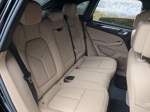 Used 2026 Porsche Macan AWD/4WD image 25