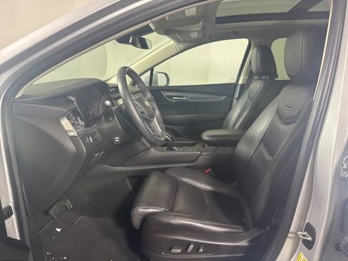 Used 2017 Cadillac XT5 Luxury w/ Driver Awareness Package image 11