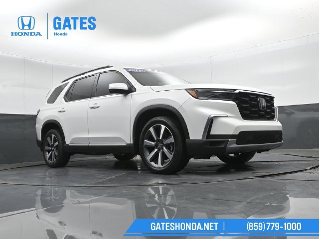 Certified 2025 Honda Pilot Touring image 34