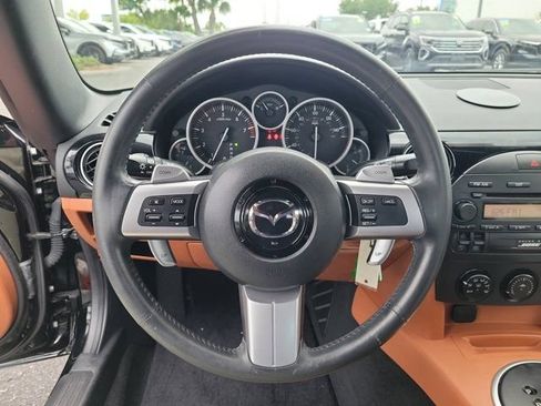 Used 2006 MAZDA MX-5 Miata Grand Touring w/ Appearance Pkg RWD image 16