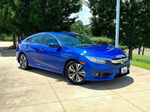 Used 2017 Honda Civic EX-T image 1
