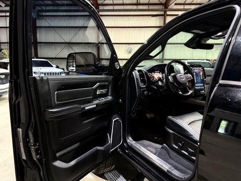 Used 2019 RAM 2500 Laramie AWD/4WD image 12