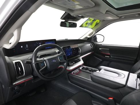 Used 2025 Ford Expedition Max Platinum image 14