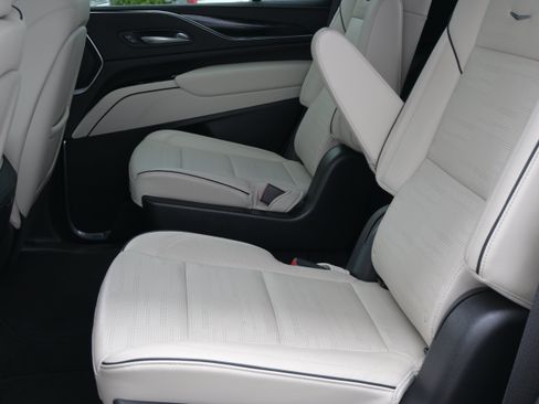 Used 2023 Cadillac Escalade Sport w/ LPO, ONYX Package AWD/4WD image 32