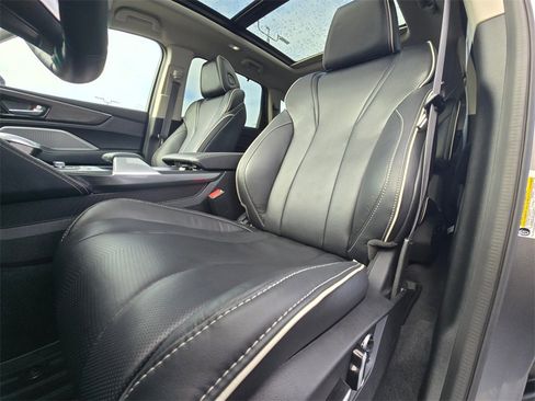 Used 2023 Acura MDX SH-AWD w/ Advance Package image 17