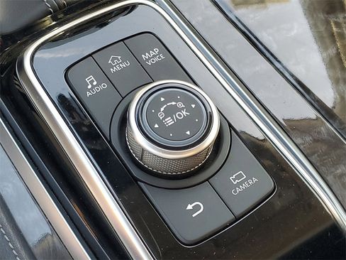 Certified 2022 Nissan Armada Platinum w/ Captain's Chairs Package image 38