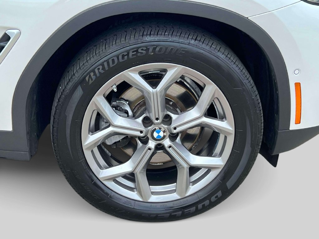 Used 2023 BMW X4 xDrive30i w/ Premium Package AWD/4WD image 9