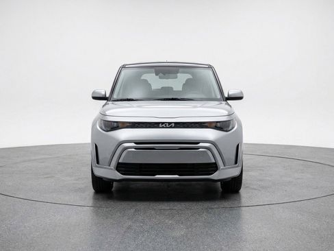 Used 2025 Kia Soul LX w/ LX Technology Package FWD image 2