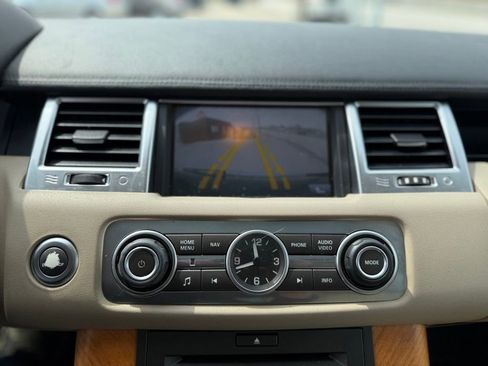 Used 2011 Land Rover Range Rover Sport HSE image 30