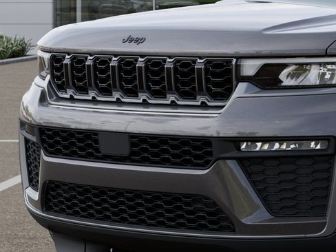 New 2026 Jeep Grand Cherokee Limited AWD/4WD image 11
