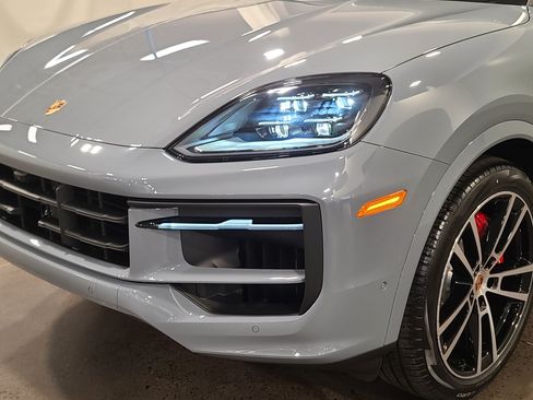 New 2026 Porsche Cayenne S image 32