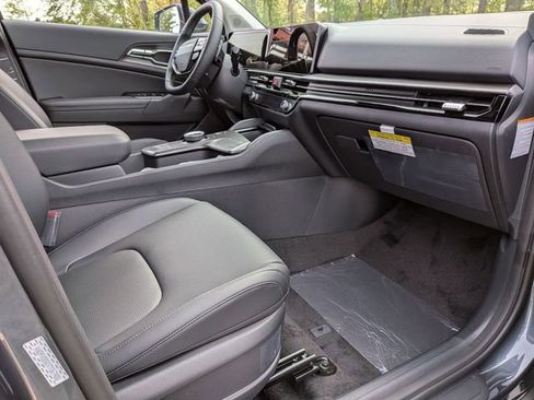 New 2026 Kia Sportage EX AWD/4WD image 24
