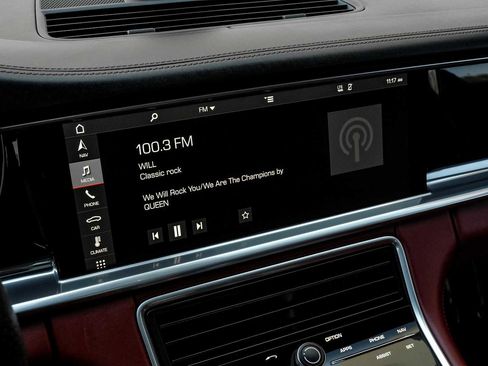 Used 2018 Porsche Panamera 4S image 37