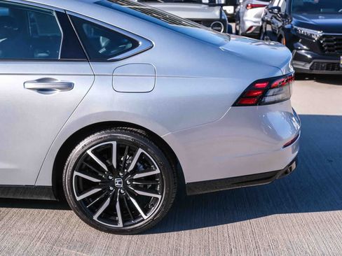 Used 2024 Honda Accord Touring image 7
