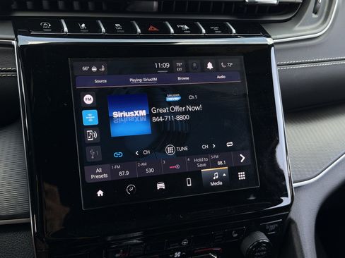 Used 2024 Jeep Grand Cherokee L Laredo AWD/4WD image 25