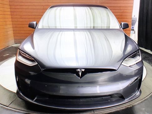 Used 2023 Tesla Model X image 2