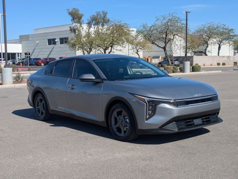 Certified 2025 Kia K4 LXS image 7