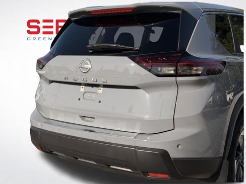 Used 2026 Nissan Rogue SV FWD image 15