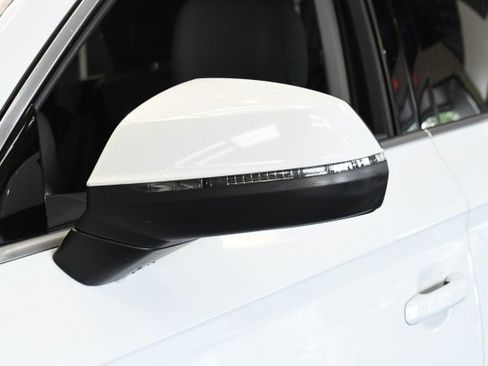 Used 2019 Audi Q5 2.0T Premium Plus w/ Premium Plus Package AWD/4WD image 6