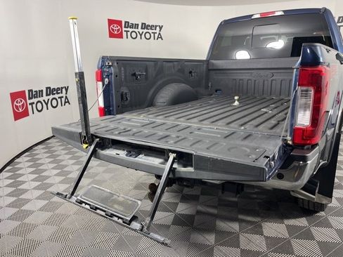 Used 2017 Ford F350 Lariat w/ Chrome Package image 20