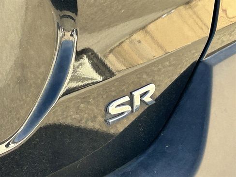 Certified 2018 Nissan Kicks SR image 6