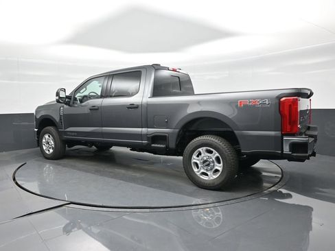 New 2026 Ford F250 XLT w/ FX4 Off-Road Package image 4