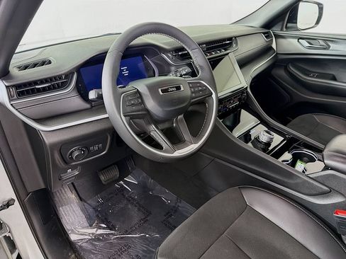 Certified 2023 Jeep Grand Cherokee L Laredo AWD/4WD image 17