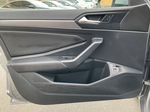 Used 2024 Volkswagen Jetta SE image 25