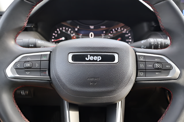 Used 2022 Jeep Compass Trailhawk AWD/4WD image 19