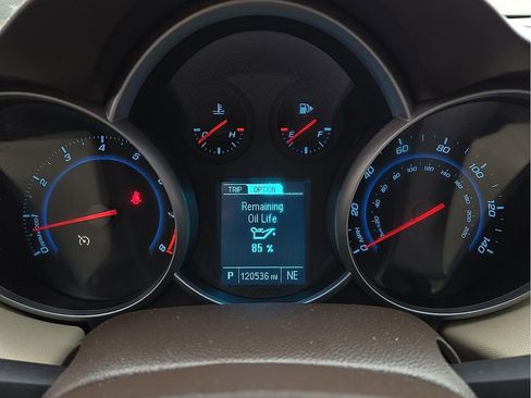 Used 2013 Chevrolet Cruze LT image 18