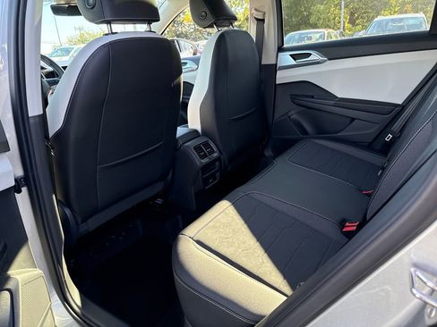 New 2025 Volkswagen Taos SE image 14