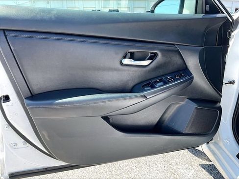 Used 2021 Nissan Sentra SV FWD image 9