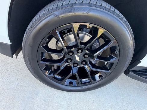 Used 2023 Chevrolet Suburban RST w/ Luxury Package AWD/4WD image 9
