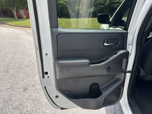 New 2025 Nissan Frontier PRO-4X image 21